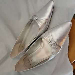Linea Paolo silver flats